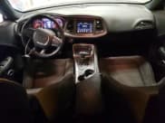 ✅ 2015 Dodge Challenger SXT • VIN: 2C3CDZAG0FH701745 • Lot: 79723323. Wystawiony na Copart z przebiegiem 106 149 mil. Bezpłatny archiwum sprzedaży aukcyjnych z USA i szczegółowy raport historii pojazdu na DreamBid. Zdjęcie 8.