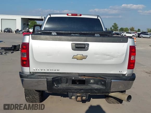 ✅ 2011 Chevrolet Silverado 2500HD LT • VIN: 1GC1KXC85BF112253 • Lot: 43358409. Listed on IAAI with 73,709 mi. Free auction sales archive from the USA and detailed vehicle history report at DreamBid. Image 17.