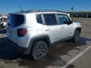 ✅ 2018 Jeep Renegade Sport • VIN: ZACCJBAB9JPH83336 • Lot: 41555991. Wystawiony na IAAI z przebiegiem 37 288 mil. Bezpłatny archiwum sprzedaży aukcyjnych z USA i szczegółowy raport historii pojazdu na DreamBid. Zdjęcie 4.