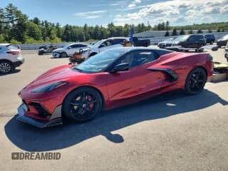 ✅ 2022 Chevrolet Corvette 2LT • VIN: 1G1YB3D47N5121493 • Lot: 70452345. Wystawiony na Copart z przebiegiem 26 113 mil. Bezpłatny archiwum sprzedaży aukcyjnych z USA i szczegółowy raport historii pojazdu na DreamBid. Zdjęcie 1.