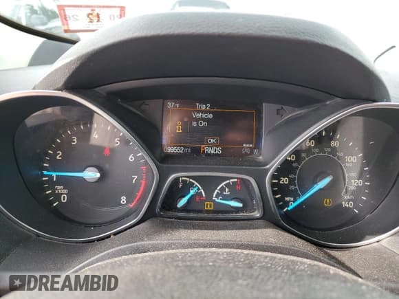 ✅ 2019 Ford Escape SE • VIN: 1FMCU9GD1KUA00613 • Lot: 92022385. Wystawiony na Copart z przebiegiem 99 552 mil. Bezpłatny archiwum sprzedaży aukcyjnych z USA i szczegółowy raport historii pojazdu na DreamBid. Zdjęcie 9.