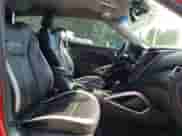 2014 Hyundai Veloster Turbo z VIN KMHTC6AE0EU200020, wystawiony jako Copart lot #68376134 z przebiegiem 90 733 mil mil oraz Szkoda całkowita • Salvage title. Historia ofert i sprzedaży dostępna na DreamBid. Obrazek 7.