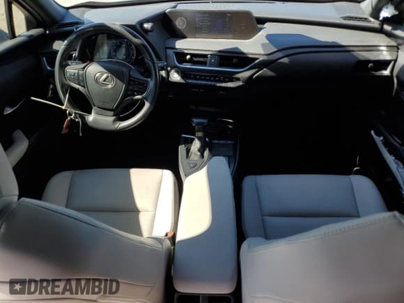 ✅ 2021 Lexus UX 200 • VIN: JTHX3JBH2M2032813 • Lot: 54450895. Listed on Copart with 25,763 mi. Free auction sales archive from the USA and detailed vehicle history report at DreamBid. Image 8.