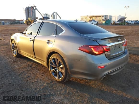 ✅ 2016 Infiniti Q70 • VIN: JN1BY1AR1GM270431 • Lot: 43755215. Wystawiony na IAAI z przebiegiem 88 433 mil. Bezpłatny archiwum sprzedaży aukcyjnych z USA i szczegółowy raport historii pojazdu na DreamBid. Zdjęcie 3.