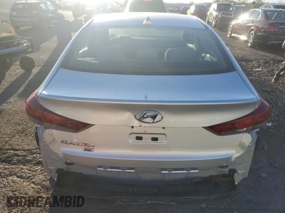 ✅ 2018 Hyundai Elantra SE • VIN: 5NPD74LF9JH393294 • Lot: 91358215. Wystawiony na Copart z przebiegiem 82 251 mil. Bezpłatny archiwum sprzedaży aukcyjnych z USA i szczegółowy raport historii pojazdu na DreamBid. Zdjęcie 6.