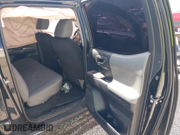 ✅ 2018 Toyota Tacoma TRD Off Road • VIN: 3TMCZ5AN7JM146193 • Лот: 42940714. Опубликован ранее на IAAI с пробегом Не указан. Бесплатный доступ к архиву аукционных продаж из США и подробный отчёт об истории автомобиля на DreamBid. Изображение 8.