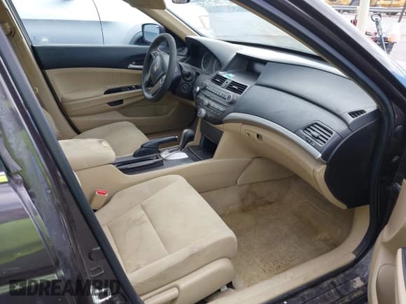 ✅ 2012 Honda Accord LX • VIN: 1HGCP2F32CA009398 • Лот: 43636496. Опубликован ранее на IAAI с пробегом 238 255 миль. Бесплатный доступ к архиву аукционных продаж из США и подробный отчёт об истории автомобиля на DreamBid. Изображение 5.