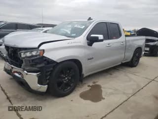 ✅ 2020 Chevrolet Silverado 1500 LT • VIN: 1GCRWCED6LZ380464 • Lot: 69937074. Wystawiony na Copart z przebiegiem Nie podano. Bezpłatny archiwum sprzedaży aukcyjnych z USA i szczegółowy raport historii pojazdu na DreamBid. Zdjęcie 1.