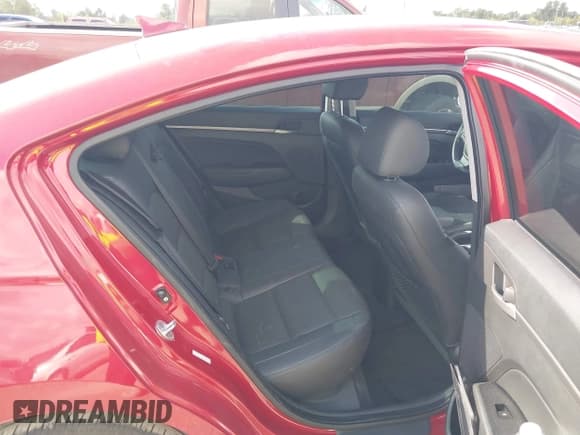 ✅ 2017 Hyundai Elantra SE • VIN: KMHD84LF4HU061160 • Lot: 43280786. Wystawiony na IAAI z przebiegiem 52 240 mil. Bezpłatny archiwum sprzedaży aukcyjnych z USA i szczegółowy raport historii pojazdu na DreamBid. Zdjęcie 8.