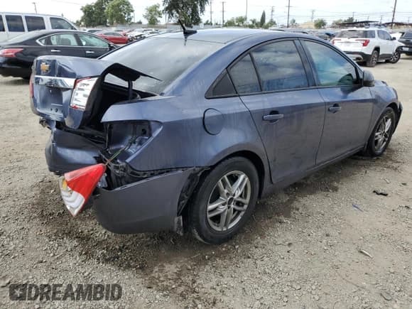 ✅ 2013 Chevrolet Cruze LS • VIN: 1G1PA5SH5D7299650 • Lot: 82364185. Listed on Copart with 171,189 mi. Free auction sales archive from the USA and detailed vehicle history report at DreamBid. Image 3.