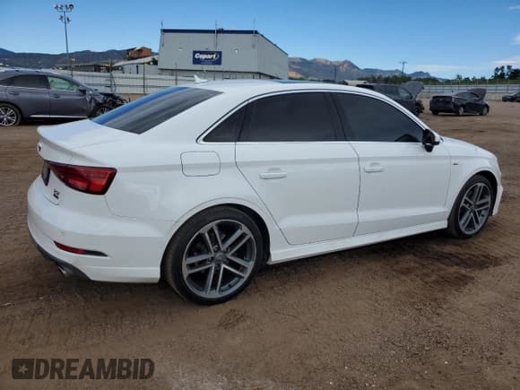 ✅ 2017 Audi A3 Prestige • VIN: WAUK8GFF7H1046482 • Lot: 72081715. Wystawiony na Copart z przebiegiem 75 751 mil. Bezpłatny archiwum sprzedaży aukcyjnych z USA i szczegółowy raport historii pojazdu na DreamBid. Zdjęcie 3.