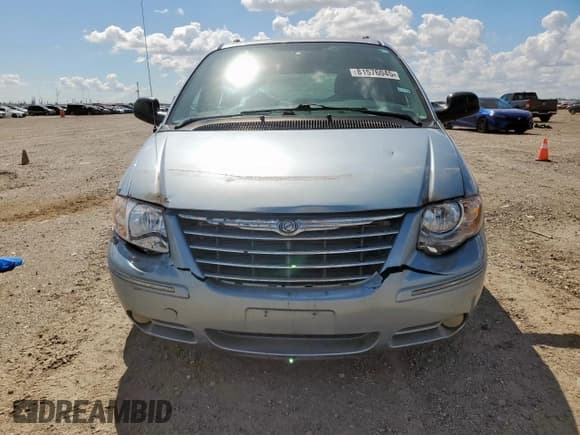 ✅ 2005 Chrysler Town & Country Limited • VIN: 2C8GP64L35R337310 • Lot: 81576045. Wystawiony na Copart z przebiegiem 169 761 mil. Bezpłatny archiwum sprzedaży aukcyjnych z USA i szczegółowy raport historii pojazdu na DreamBid. Zdjęcie 5.