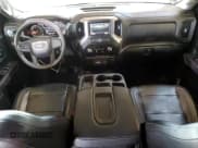 ✅ 2021 GMC Sierra 1500 • VIN: 1GTU9AEF8MZ229571 • Lot: 62385015. Wystawiony na Copart z przebiegiem 96 058 mil. Bezpłatny archiwum sprzedaży aukcyjnych z USA i szczegółowy raport historii pojazdu na DreamBid. Zdjęcie 8.