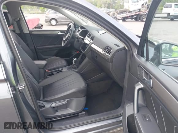 ✅ 2024 Volkswagen Tiguan SE • VIN: 3VV3B7AX8RM134486 • Lot: 42095457. Listed on IAAI with 21,295 mi. Free auction sales archive from the USA and detailed vehicle history report at DreamBid. Image 5.