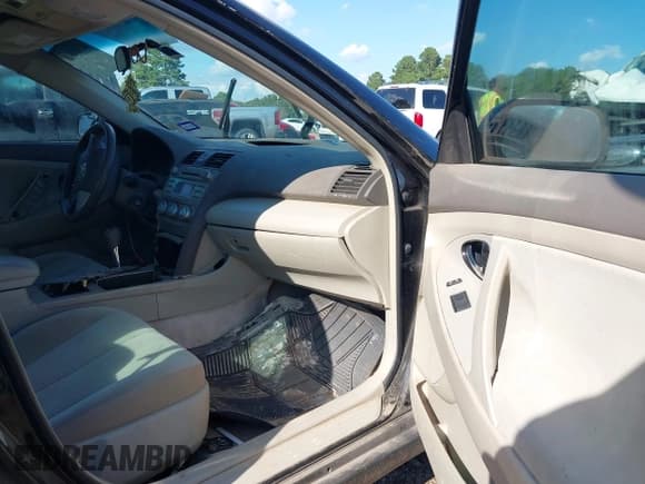 ✅ 2009 Toyota Camry LE • VIN: 4T1BE46K89U281217 • Лот: 43304616. Опубликован ранее на IAAI с пробегом 135 534 миль. Бесплатный доступ к архиву аукционных продаж из США и подробный отчёт об истории автомобиля на DreamBid. Изображение 5.