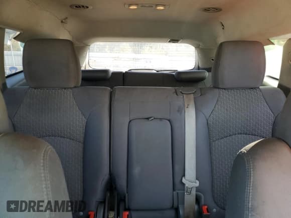 ✅ 2011 Chevrolet Traverse LS • VIN: 1GNKREED0BJ185212 • Lot: 90751975. Wystawiony na Copart z przebiegiem 255 494 mil. Bezpłatny archiwum sprzedaży aukcyjnych z USA i szczegółowy raport historii pojazdu na DreamBid. Zdjęcie 10.