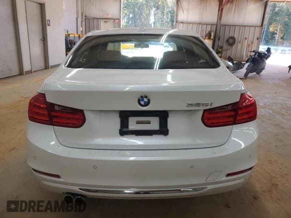 ✅ 2015 BMW 3 Series 328i • VIN: WBA3A5G53FNS87612 • Lot: 82752165. Listed on Copart with 107,175 mi. Free auction sales archive from the USA and detailed vehicle history report at DreamBid. Image 6.