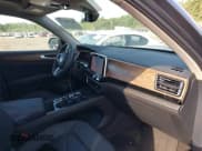 ✅ 2025 Volkswagen Atlas SE • VIN: 1V2KR2CA1SC526135 • Лот: 42706139. Опубликован ранее на IAAI с пробегом 2 706 миль. Бесплатный доступ к архиву аукционных продаж из США и подробный отчёт об истории автомобиля на DreamBid. Изображение 5.