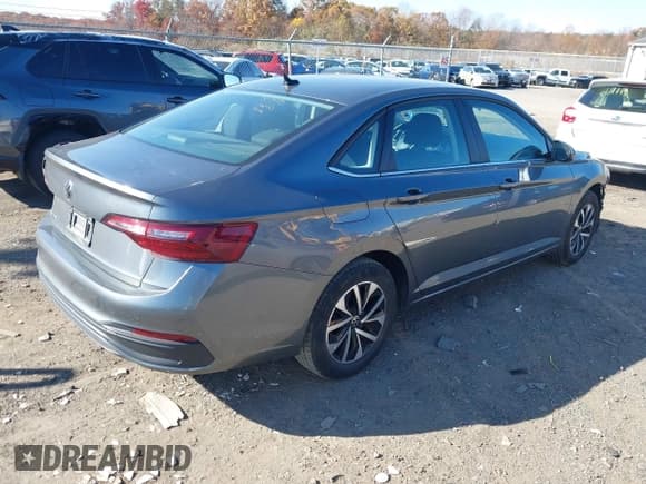 ✅ 2024 Volkswagen Jetta S • VIN: 3VW5M7BU2RM007476 • Lot: 43674022. Listed on IAAI with 47,377 mi. Free auction sales archive from the USA and detailed vehicle history report at DreamBid. Image 4.