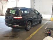 ✅ 2022 Jeep Wagoneer Series III • VIN: 1C4SJVDT0NS211704 • Лот: 43458976. Опубликован ранее на IAAI с пробегом 62 553 миль. Бесплатный доступ к архиву аукционных продаж из США и подробный отчёт об истории автомобиля на DreamBid. Изображение 4.