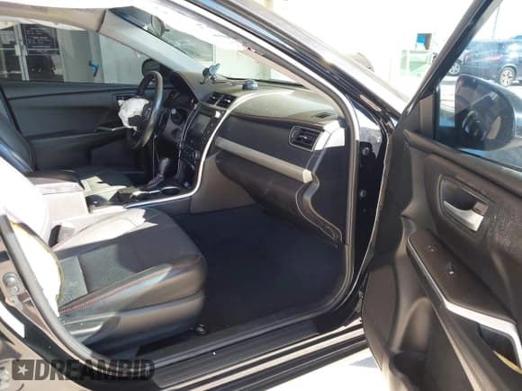 ✅ 2017 Toyota Camry LE • VIN: 4T1BF1FK5HU372052 • Lot: 43559620. Listed on IAAI with 140,109 mi. Free auction sales archive from the USA and detailed vehicle history report at DreamBid. Image 5.