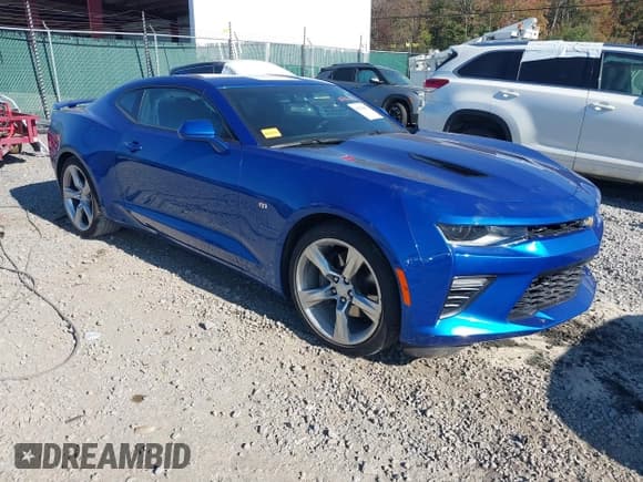 ✅ 2018 Chevrolet Camaro 1SS • VIN: 1G1FF1R75J0105979 • Lot: 43351013. Wystawiony na IAAI z przebiegiem 32 213 mil. Bezpłatny archiwum sprzedaży aukcyjnych z USA i szczegółowy raport historii pojazdu na DreamBid. Zdjęcie 1.