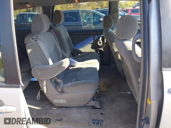 2005 Toyota Sienna LE z VIN 5TDZA23C65S337685, wystawiony jako IAAI lot #43573976 z przebiegiem 247 716 mil mil oraz . Historia ofert i sprzedaży dostępna na DreamBid. Obrazek 8.