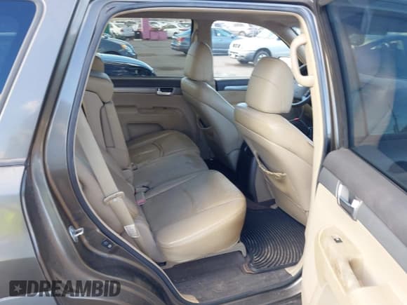 ✅ 2009 Kia Borrego EX • VIN: KNDJJ741395019154 • Lot: 43156395. Listed on IAAI with 161,002 mi. Free auction sales archive from the USA and detailed vehicle history report at DreamBid. Image 8.