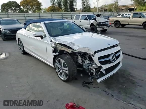 ✅ 2019 Mercedes-Benz C 300 • VIN: WDDWK8DB4KF792402 • Lot: 48070115. Wystawiony na Copart z przebiegiem 45 648 mil. Bezpłatny archiwum sprzedaży aukcyjnych z USA i szczegółowy raport historii pojazdu na DreamBid. Zdjęcie 11.