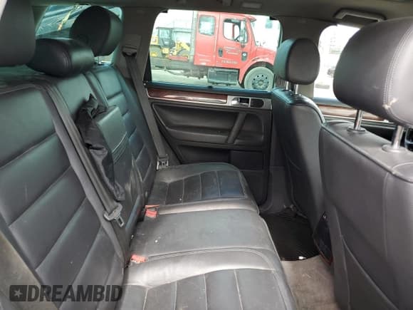 ✅ 2004 Volkswagen Touareg • VIN: WVGBC67L44D010303 • Lot: 70526825. Listed on Copart with 265,608 mi. Free auction sales archive from the USA and detailed vehicle history report at DreamBid. Image 10.