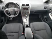 ✅ 2011 Toyota Corolla S • VIN: 2T1BU4EE4BC605009 • Lot: 92760115. Wystawiony na Copart z przebiegiem 123 461 mil. Bezpłatny archiwum sprzedaży aukcyjnych z USA i szczegółowy raport historii pojazdu na DreamBid. Zdjęcie 8.