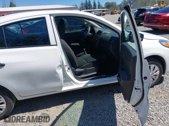 ✅ 2016 Nissan Versa S • VIN: 3N1CN7AP2GL835763 • Lot: 42966826. Listed on IAAI with 73,435 mi. Free auction sales archive from the USA and detailed vehicle history report at DreamBid. Image 5.
