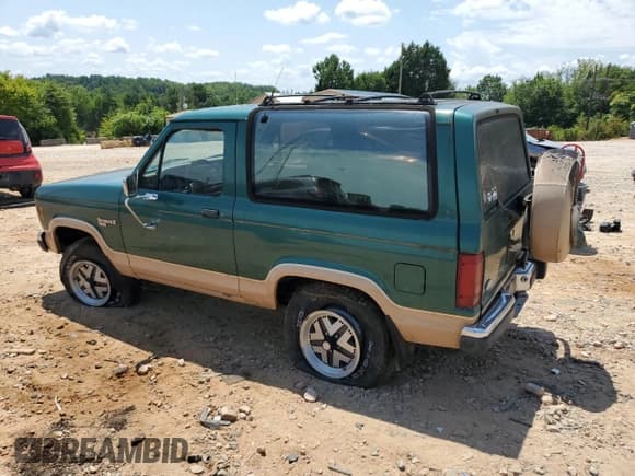 ✅ 1987 Ford Bronco • VIN: 1FMCU14T6HUC86268 • Лот: 66433915. Опубликован ранее на Copart с пробегом 500 348 миль. Бесплатный доступ к архиву аукционных продаж из США и подробный отчёт об истории автомобиля на DreamBid. Изображение 2.