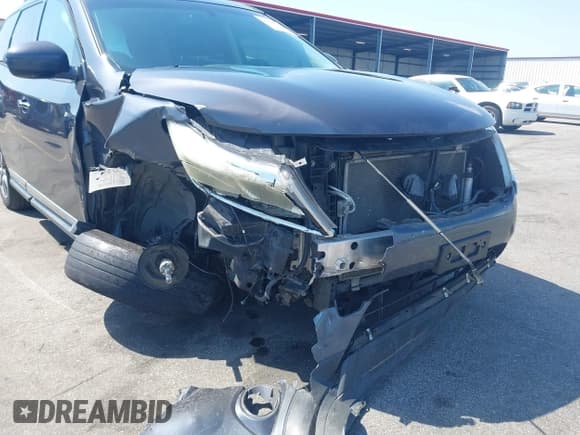 ✅ 2013 Nissan Pathfinder SV • VIN: 5N1AR2MM0DC655505 • Lot: 41998988. Listed on IAAI with 140,512 mi. Free auction sales archive from the USA and detailed vehicle history report at DreamBid. Image 6.