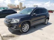 ✅ 2012 Volkswagen Tiguan LE • VIN: WVGAV7AX1CW529240 • Лот: 58011505. Опубликован ранее на Copart с пробегом 218 479 миль. Бесплатный доступ к архиву аукционных продаж из США и подробный отчёт об истории автомобиля на DreamBid. Изображение 1.