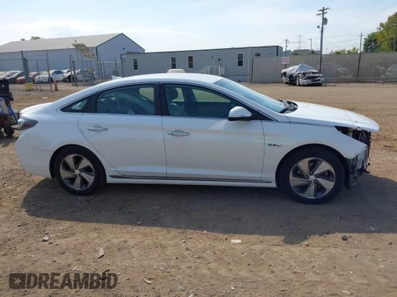 ✅ 2016 Hyundai Sonata • VIN: KMHE14L29GA021355 • Лот: 43240312. Опубликован ранее на IAAI с пробегом 87 076 миль. Бесплатный доступ к архиву аукционных продаж из США и подробный отчёт об истории автомобиля на DreamBid. Изображение 14.