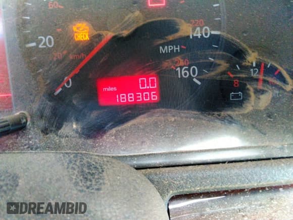 ✅ 2000 Audi A4 • VIN: WAUDH28D6YA100801 • Lot: 31815813. Wystawiony na IAAI z przebiegiem 188 306 mil. Bezpłatny archiwum sprzedaży aukcyjnych z USA i szczegółowy raport historii pojazdu na DreamBid. Zdjęcie 7.