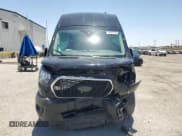 ✅ 2023 Ford Transit Passenger XL • VIN: 1FBAX2X8XPKA19049 • Lot: 60313795. Wystawiony na Copart z przebiegiem 113 953 mil. Bezpłatny archiwum sprzedaży aukcyjnych z USA i szczegółowy raport historii pojazdu na DreamBid. Zdjęcie 5.
