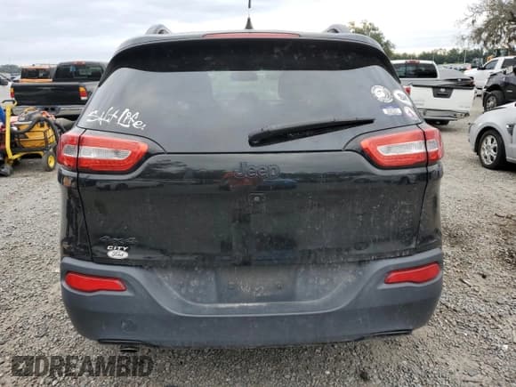 ✅ 2016 Jeep Cherokee Altitude • VIN: 1C4PJMAB4GW332999 • Лот: 80267655. Опубликован ранее на Copart с пробегом 144 484 миль. Бесплатный доступ к архиву аукционных продаж из США и подробный отчёт об истории автомобиля на DreamBid. Изображение 6.