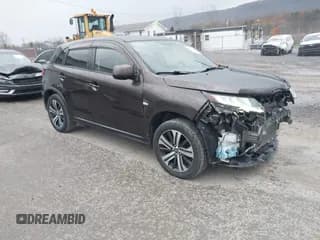 ✅ 2020 Mitsubishi Outlander ES • VIN: JA4AR3AUXLU005369 • Lot: 43633257. Listed on IAAI with 65,457 mi. Free auction sales archive from the USA and detailed vehicle history report at DreamBid. Image 1.