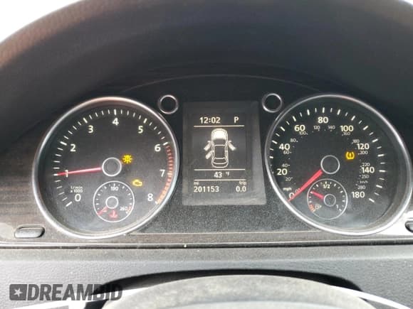 ✅ 2014 Volkswagen CC Executive • VIN: WVWRN7AN7EE524879 • Lot: 87622275. Listed on Copart with 201,153 mi. Free auction sales archive from the USA and detailed vehicle history report at DreamBid. Image 9.