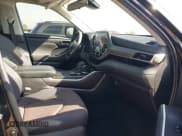 ✅ 2023 Toyota Highlander L • VIN: 5TDKDRAH8PS501182 • Lot: 43652688. Listed on IAAI with 57,375 mi. Free auction sales archive from the USA and detailed vehicle history report at DreamBid. Image 5.