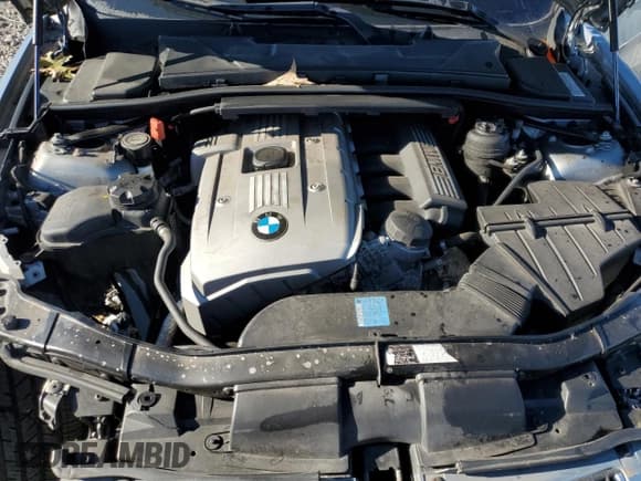 ✅ 2006 BMW 3 Series 325i • VIN: WBAVB17596NK37957 • Lot: 87103725. Wystawiony na Copart z przebiegiem 107 303 mil. Bezpłatny archiwum sprzedaży aukcyjnych z USA i szczegółowy raport historii pojazdu na DreamBid. Zdjęcie 11.