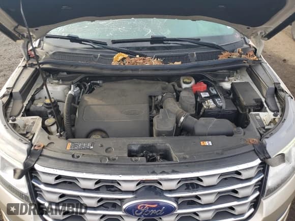 ✅ 2017 Ford Explorer XLT • VIN: 1FM5K8D8XHGC01658 • Lot: 92921885. Wystawiony na Copart z przebiegiem 103 281 mil. Bezpłatny archiwum sprzedaży aukcyjnych z USA i szczegółowy raport historii pojazdu na DreamBid. Zdjęcie 12.