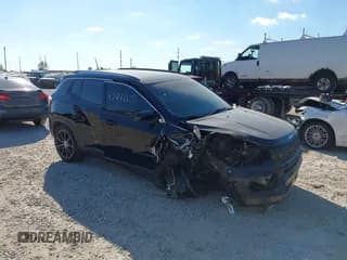 ✅ 2022 Jeep Compass Limited • VIN: 3C4NJDCB8NT117682 • Лот: 43447135. Опубликован ранее на IAAI с пробегом 22 623 миль. Бесплатный доступ к архиву аукционных продаж из США и подробный отчёт об истории автомобиля на DreamBid. Изображение 1.