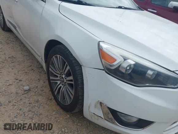 ✅ 2016 Kia Cadenza Premium • VIN: KNALN4D75G5215686 • Lot: 43364025. Wystawiony na IAAI z przebiegiem 103 914 mil. Bezpłatny archiwum sprzedaży aukcyjnych z USA i szczegółowy raport historii pojazdu na DreamBid. Zdjęcie 12.