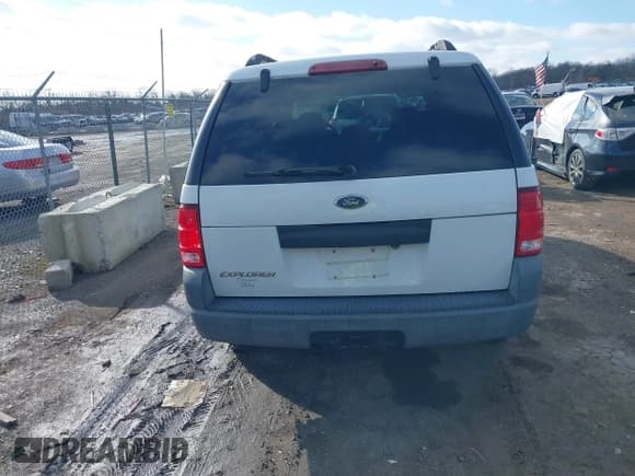 ✅ 2003 Ford Explorer XLS • VIN: 1FMZU72K43ZA48714 • Lot: 41239808. Wystawiony na IAAI z przebiegiem 78 364 mil. Bezpłatny archiwum sprzedaży aukcyjnych z USA i szczegółowy raport historii pojazdu na DreamBid. Zdjęcie 16.