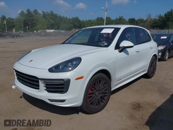 ✅ 2016 Porsche Cayenne GTS • VIN: WP1AD2A2XGLA78507 • Lot: 42914919. Listed on IAAI with 90,598 mi. Free auction sales archive from the USA and detailed vehicle history report at DreamBid. Image 17.