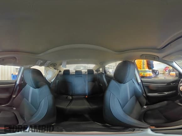 ✅ 2017 Honda Civic EX • VIN: 2HGFC2F7XHH530244 • Лот: 92415955. Опубликован ранее на Copart с пробегом Не указан. Бесплатный доступ к архиву аукционных продаж из США и подробный отчёт об истории автомобиля на DreamBid. Изображение 14.