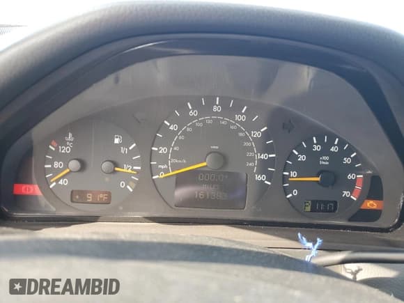 ✅ 2001 Mercedes-Benz E 320 • VIN: WDBJF65J41B243029 • Лот: 81747145. Опубликован ранее на Copart с пробегом 161 383 миль. Бесплатный доступ к архиву аукционных продаж из США и подробный отчёт об истории автомобиля на DreamBid. Изображение 9.